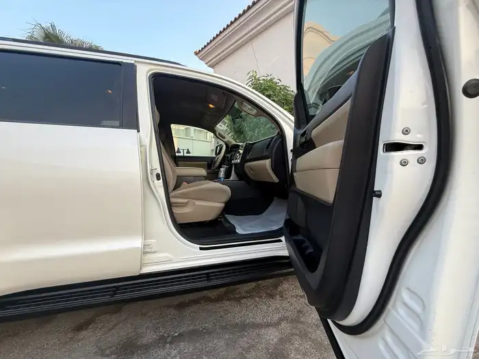 تويوتاسكويا2016مالك أول بودي كاله ثلاجه بدون دبل ماشاءالله 26