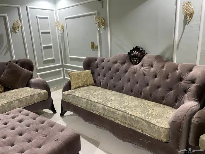 كنب كلاسيكي فخم اربع قطع وطاوله 4