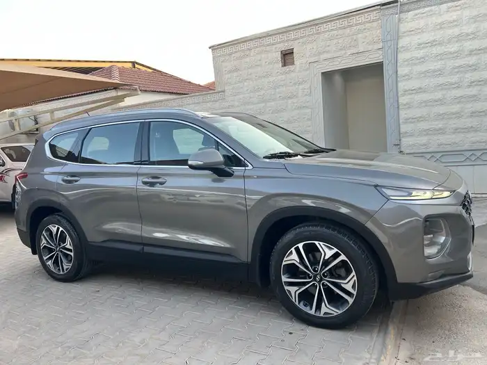 سنتافي 2019 بنزين 6 سلندر سقف بانوراما 7 مقاعد قمة الاطلال 7