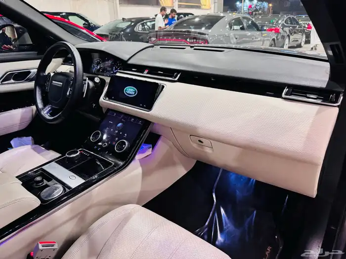 رنج روفر فيلار . SE P250 R-Dynamic 5