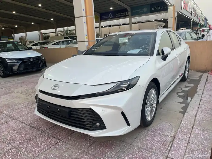 تويوتا كامري بنزين نص فل فتحه موديل 2025 اصفار 0