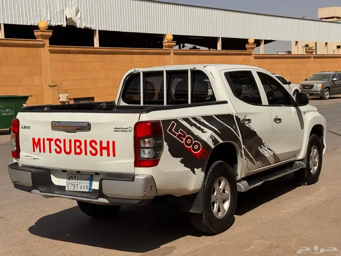 ميتسوبيشي L200 ديزل دبل اوتوماتيك 2022 5