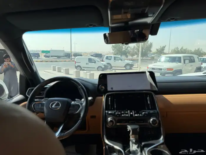 لكزس LX600 ماشي 123 الف BB سعودي 10