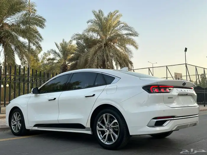 فورد تورس موديل 2023 نص فل ترند بطاقه جمركية 9