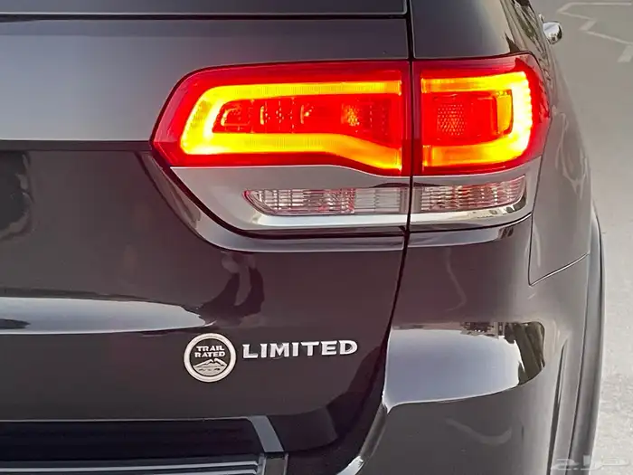 جيب جراند شيروكي 2015 سعودي عداد قليل بحالة الوكاله 49