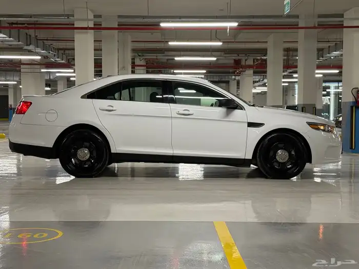 فورد تورس بوليسي 2015 مخزن 6