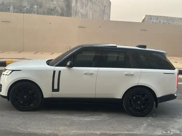 رنج روفر اوتوبوقوافي فيرست اديشن بلاك 8 سلندر جديد 9