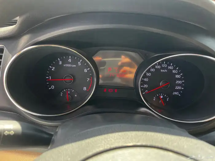 كيا كرنفال بنزين موديل 2020 17