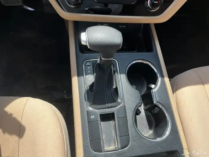 كيا كرنفال بنزين موديل 2020 15