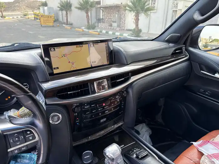 جيب لكزس 2018 29