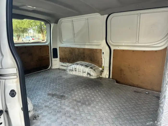 تويوتا باص بضاعه موديل 2019 سعودي قير عادي ديزل 17