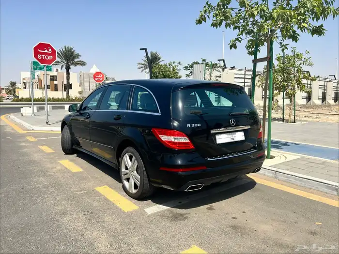 مرسدس r300 2011 3