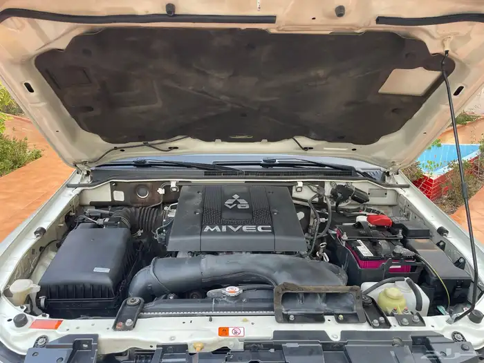 MITSUBISHI PAJERO-2016-Full Option 64