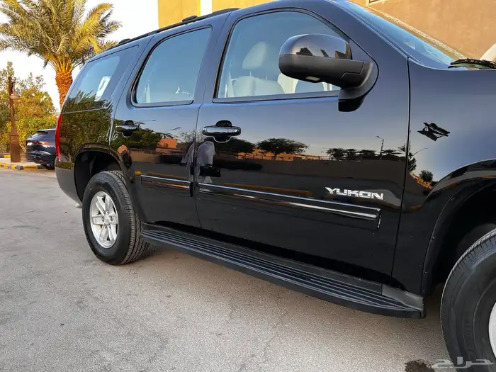 يوكن 2014 مخزن شبه جديد 23