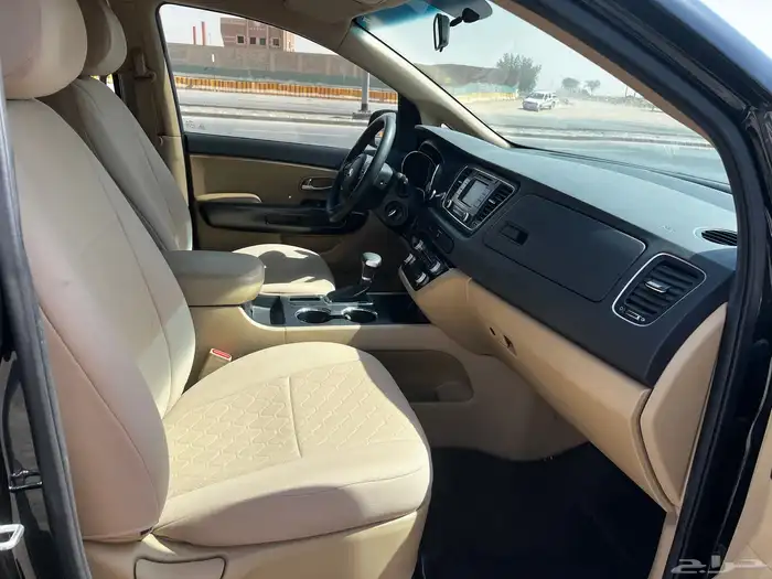 كيا كرنفال بنزين موديل 2020 13