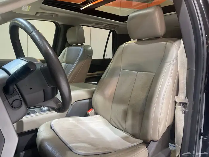 فورد اكسبديشن XLT 2020 بحاله ممتازه 21