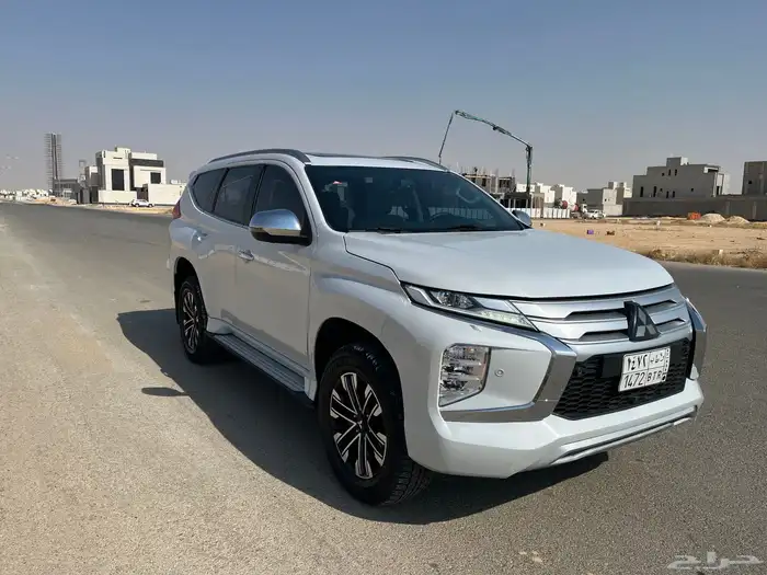 متسوبيشي مونتيرو للبيع 4