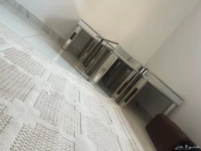 طاولات للبيع 0
