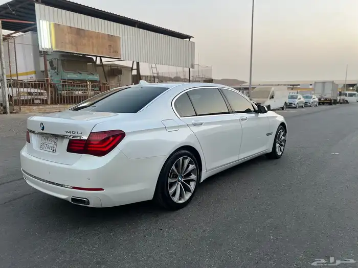 بي إم دبليو مديل 2013 5