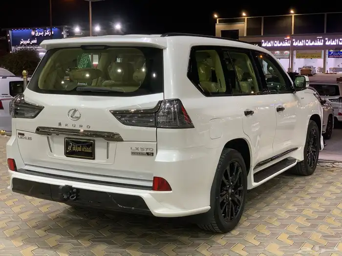 للكزس LX570 بريمي بلاك ايديشن 2020 4