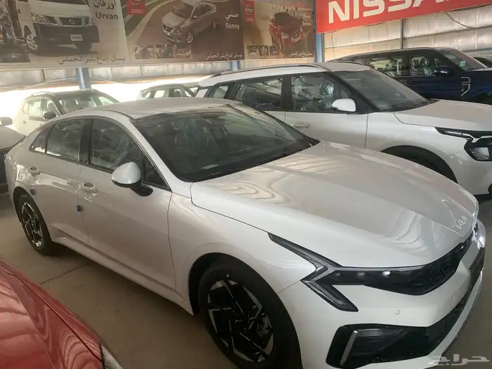 كيا k5 2026 استاندرد مطور لون ابيض 3