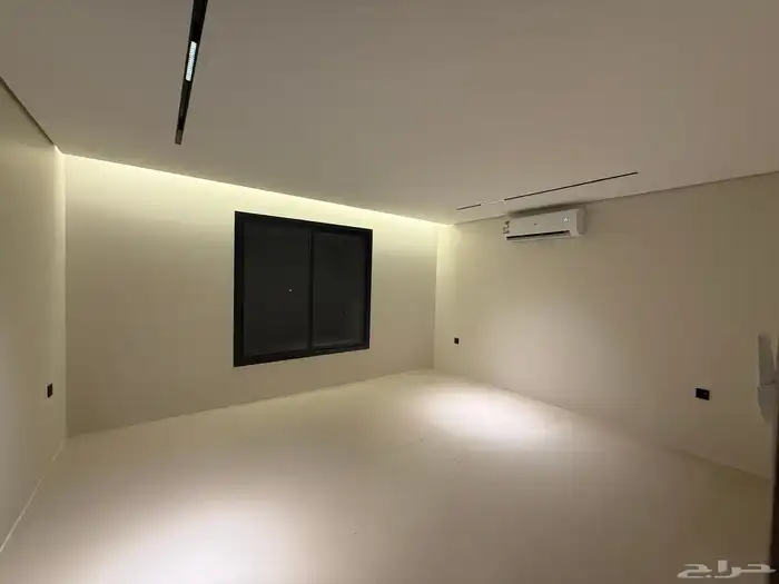 شقة للايجار حي الزهراء 4