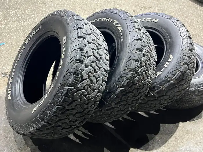 كفرات نضيفه بالمره حجري تاريخ 24 مقاس 17 18