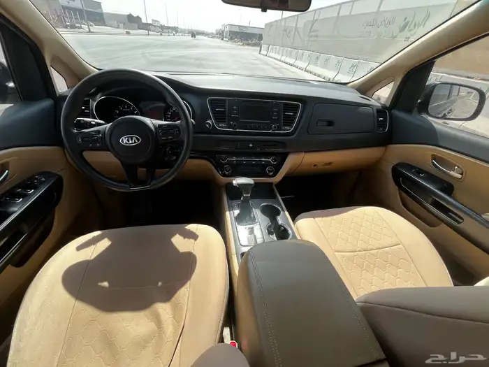 كيا كرنفال بنزين موديل 2020 10