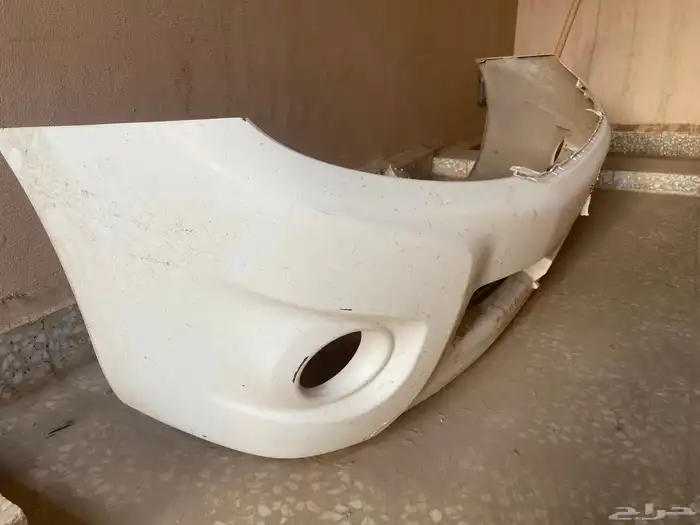 للبيع صدام امامي وكالة هايلوكس 2009-2011 وجنط ددسن 3