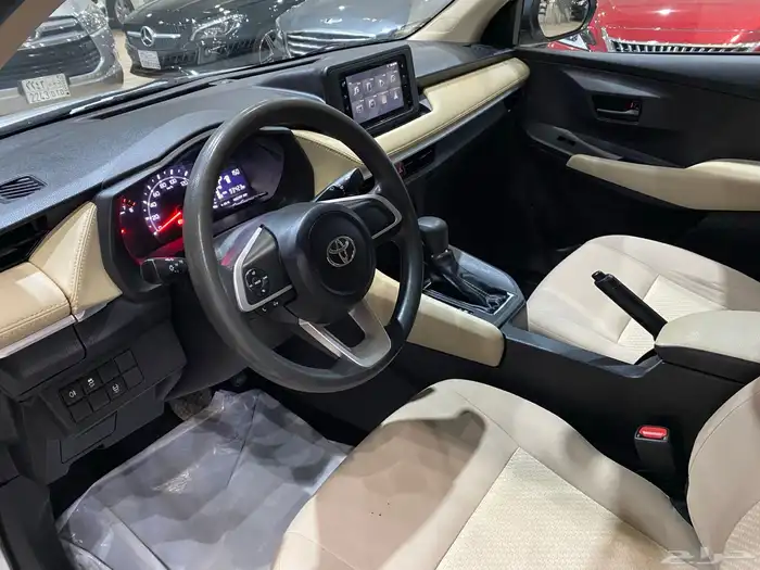 تويوتا يارس موديل 2023 استاندر 6