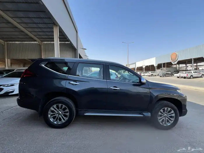 ميتسوبيشي مونتيرو 2021 4