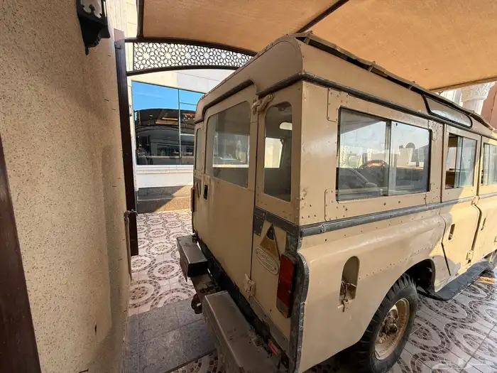 رنج روفر تراثي 1976 نظيف 3