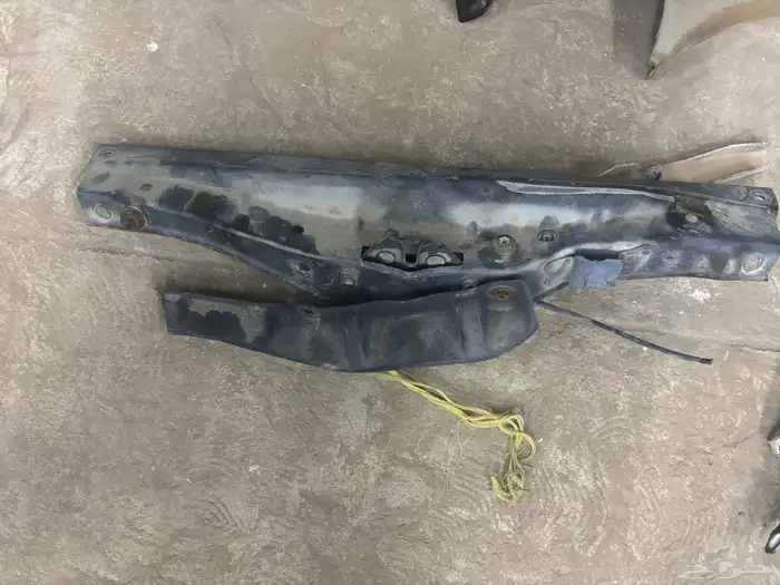 قطع لكزس جي اس 2004 22