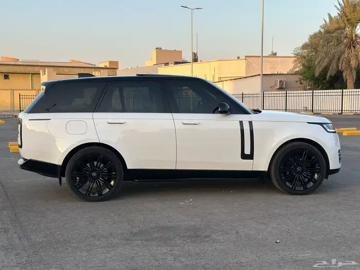 رنج روفر اوتوبوقوافي فيرست اديشن بلاك 8 سلندر جديد 14