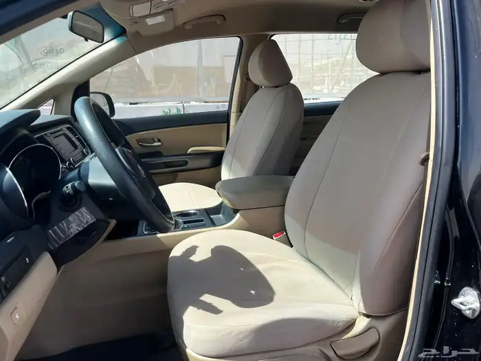 كيا كرنفال بنزين موديل 2020 7