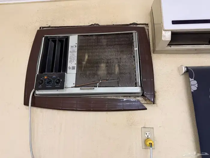 3 مكيفات 2 جبسون 2 طن وواحد طن ونص صيني نظيفه 1