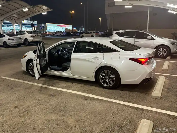 تويوتا افالون وكالة 1