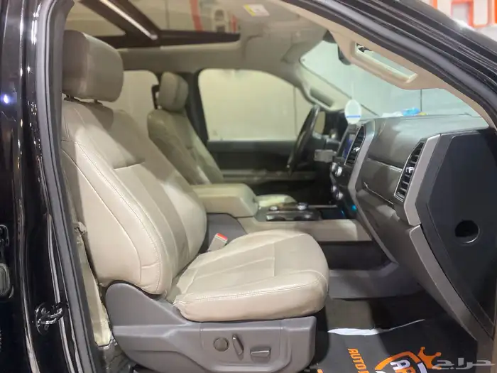 فورد اكسبديشن XLT 2020 بحاله ممتازه 16