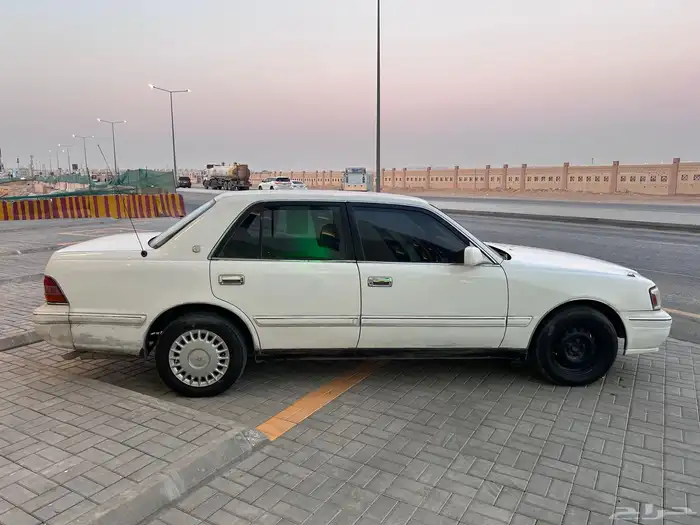 تويوتا كراون 1998 التاج للبدل او البيع 26