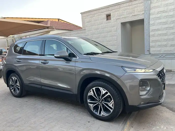 سنتافي 2019 بنزين 6 سلندر سقف بانوراما 7 مقاعد قمة الاطلال 6