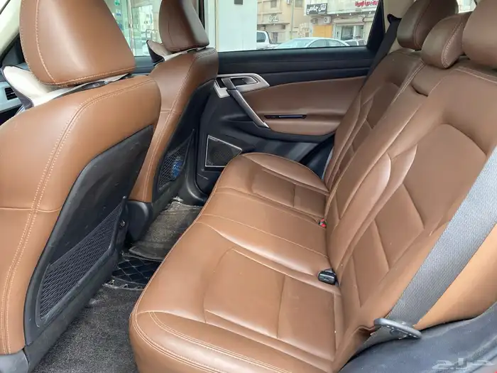 للبيع جيب جيلي امجراند X7 موديل 2017 12