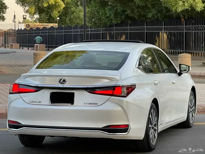 لكزس-ES300h-2022(ممشي49الف) 15