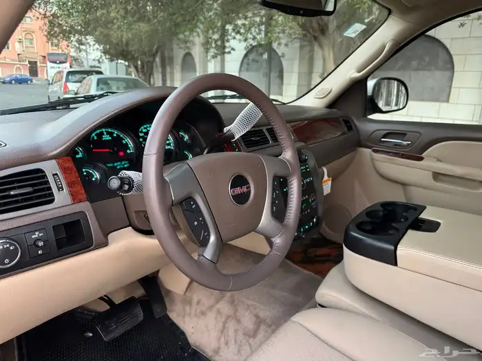 جمس يوكن 2012 قصير ماشي 192 الف 9