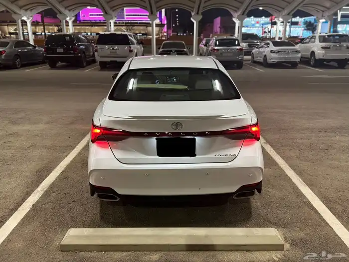 تويوتا افالون وكالة 3