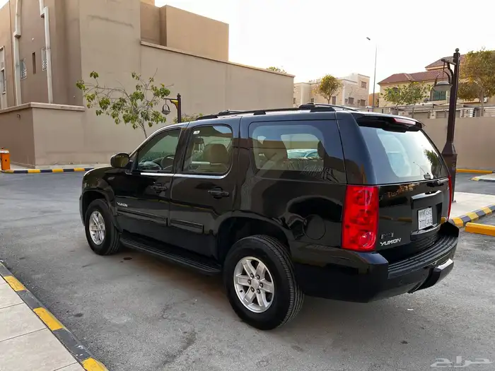 يوكن 2014 مخزن شبه جديد 29