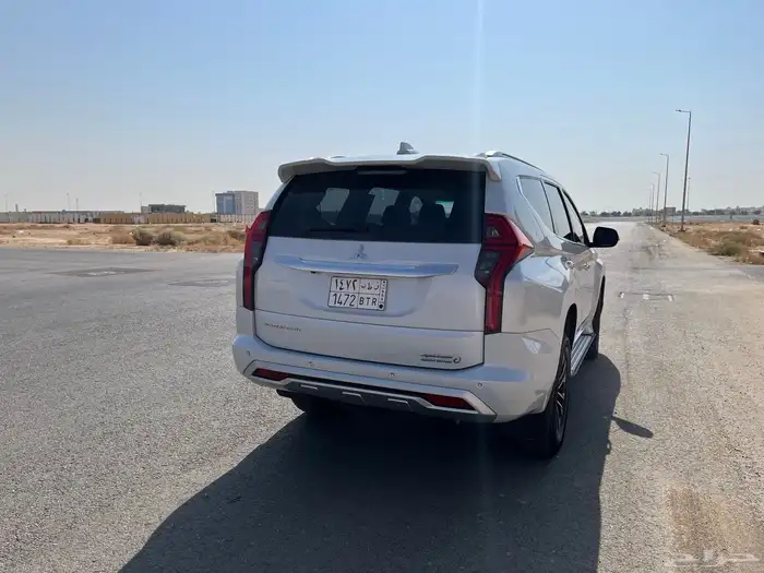 متسوبيشي مونتيرو للبيع 1