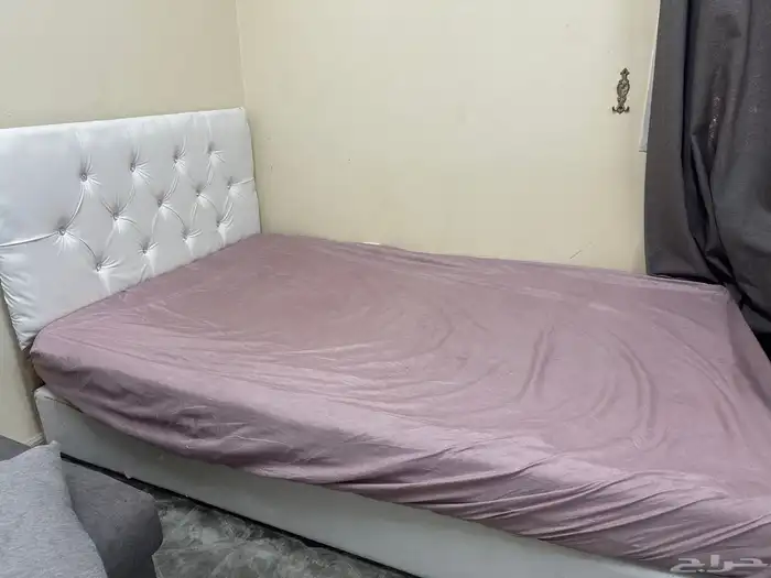 للبيع سرير نفر ونص مع السفنجه 1