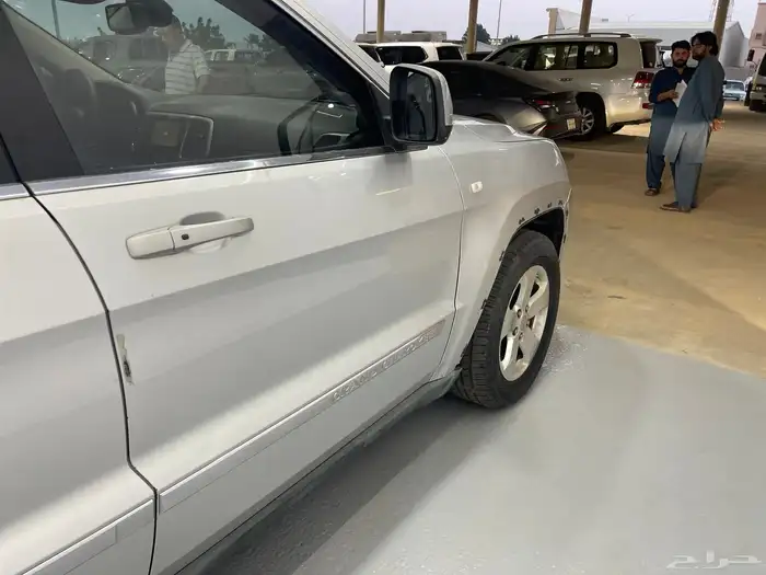 جيب قراند شيروكي 6 سلندر بدي وكاله 2011 11