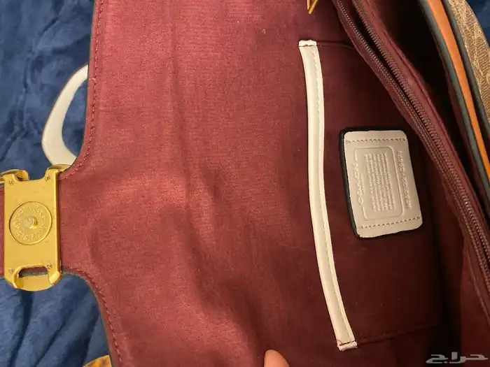 شنطه كوتش ماستر للبيع وقابله للتفاوض وجديده 2