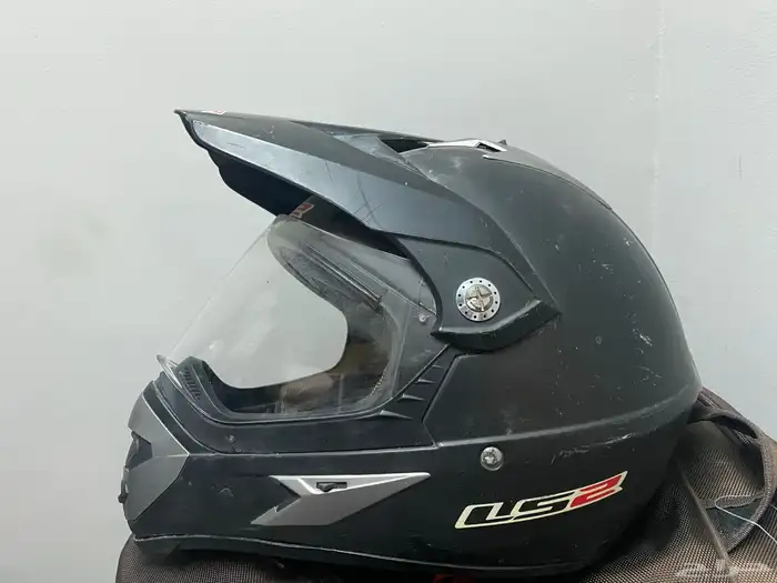 خوذة دباب LS2 ديار عدد2 مستخدمة مقاس XL و L 1